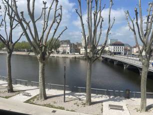 cherche Studio non meubl  Montluon